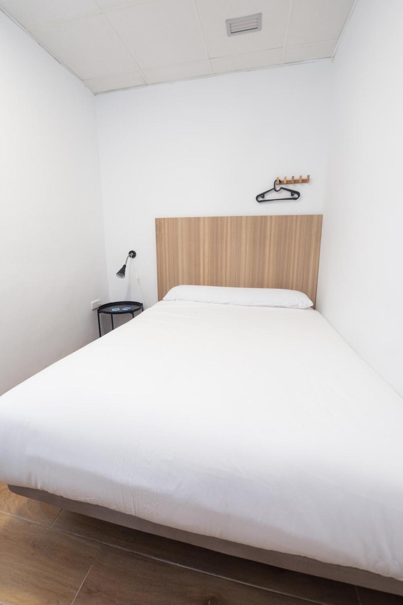 Hostal Siesta & Go Nuevos Ministerios Мадрид Экстерьер фото
