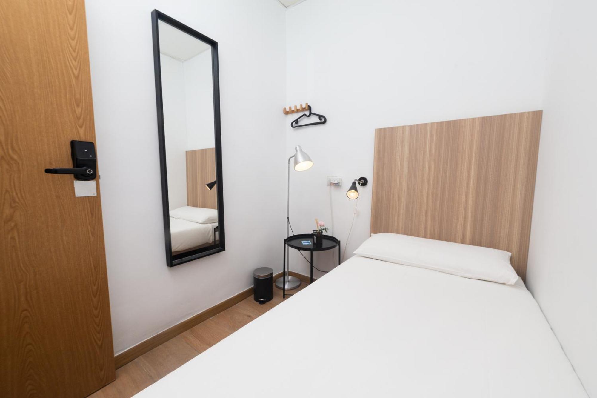 Hostal Siesta & Go Nuevos Ministerios Мадрид Экстерьер фото